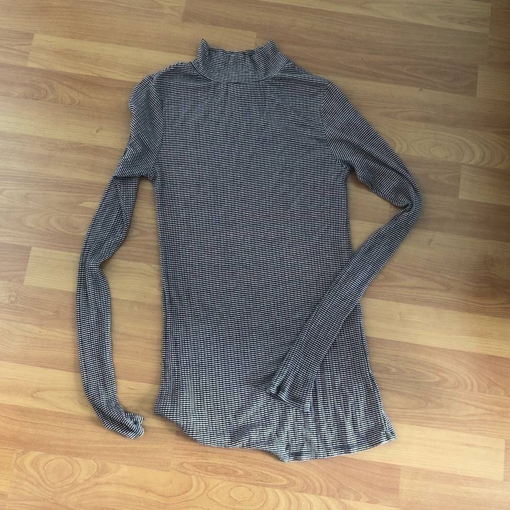 Anthropologie Postmark 9- HI S CL turtleneck